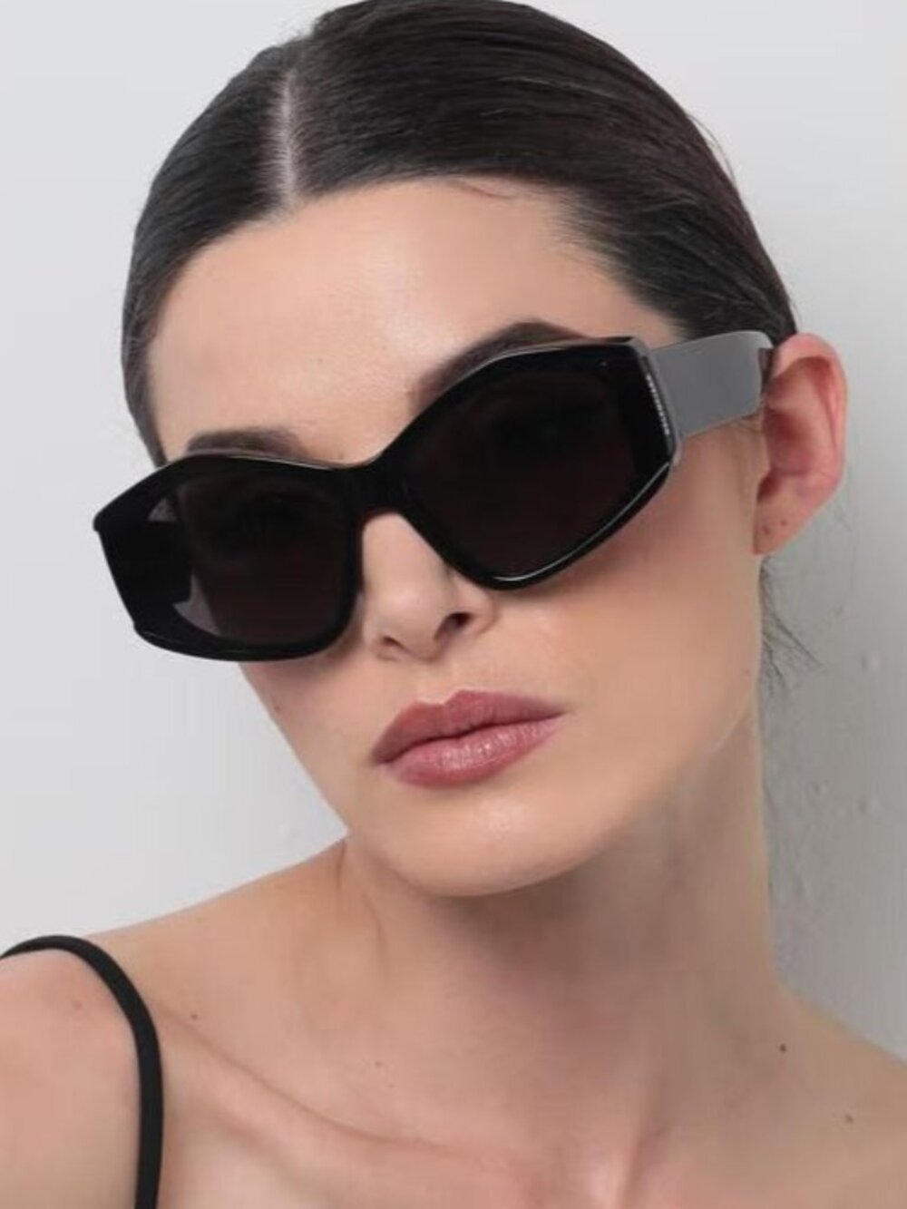 NEW BALENCIAGA BB0302S 001 SUNGLASSES BLACK WOMEN EYEWEAR BALENCIAGA - Picture 1 of 10